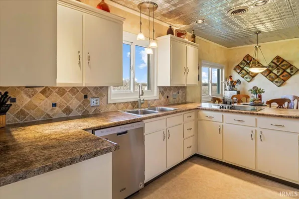 $239,900 | 6064 East 300 North, Union City, IN 47390