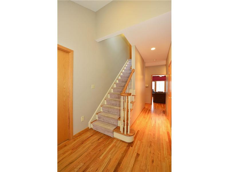 260 Glade Mill Road Valencia, PA 16059 - Photo 2 of 25 Entry/Foyer.