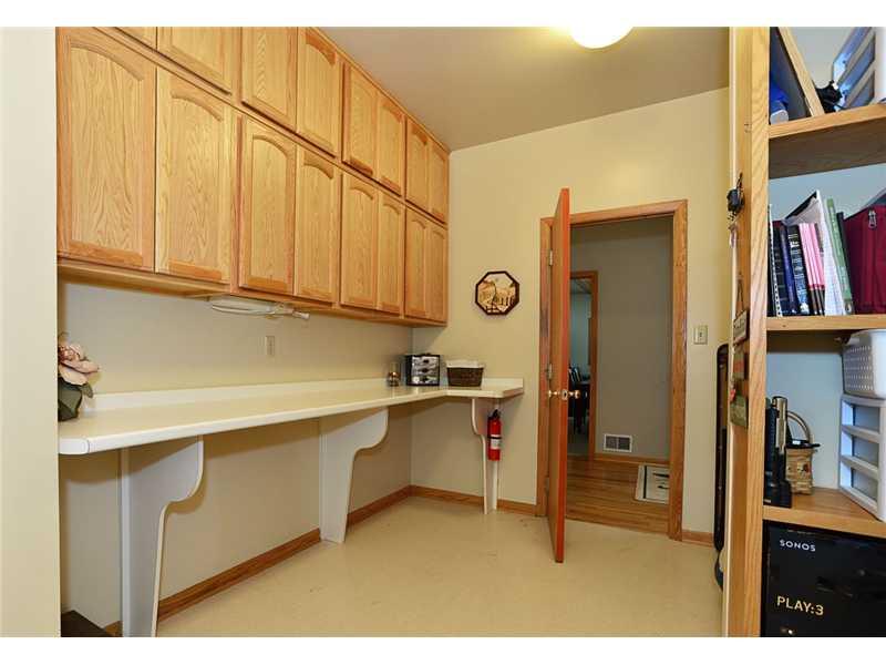 260 Glade Mill Road Valencia, PA 16059 - Photo 4 of 25 Entry/Foyer. Mud room off ENT and leading to garage