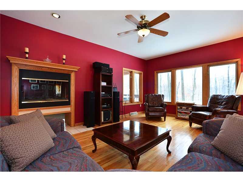 260 Glade Mill Road Valencia, PA 16059 - Photo 5 of 25 Living Room.