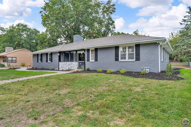 $365,000 | 3636 Southwest Stratford Road, Topeka, KS 66604