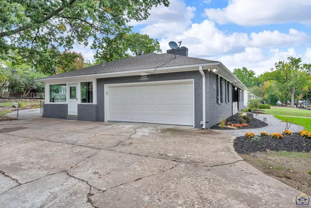 $365,000 | 3636 Southwest Stratford Road, Topeka, KS 66604