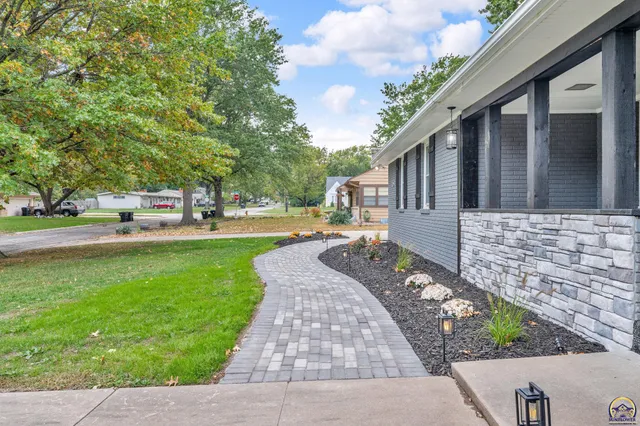 $365,000 | 3636 Southwest Stratford Road, Topeka, KS 66604