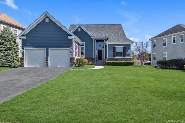 $879,000 | 390 Stonecrop Road, Riverhead, NY 11901