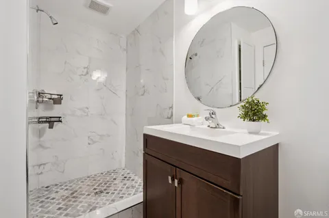 $899,000 | 160 Julian Avenue, Unit 3, San Francisco, CA 94103