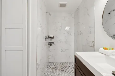 $899,000 | 160 Julian Avenue, Unit 3, San Francisco, CA 94103