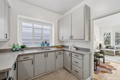 $899,000 | 160 Julian Avenue, Unit 3, San Francisco, CA 94103