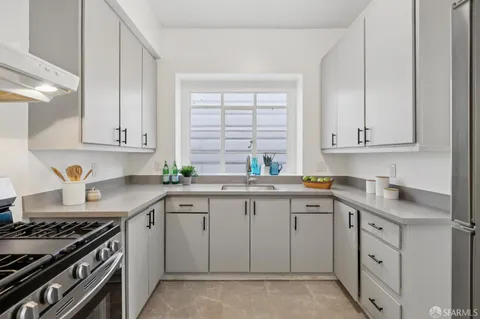 $899,000 | 160 Julian Avenue, Unit 3, San Francisco, CA 94103