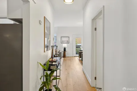$899,000 | 160 Julian Avenue, Unit 3, San Francisco, CA 94103