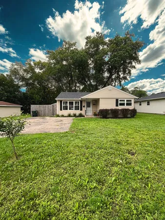 $2,550 | 3603 Kirchoff Road, Rolling Meadows, IL 60008