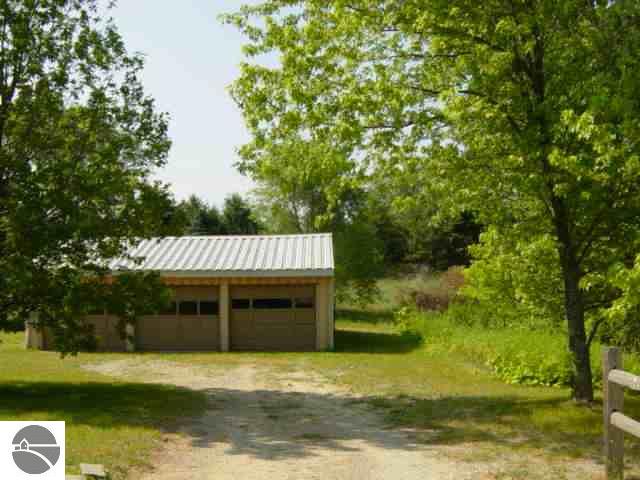 5909 Boone Road Traverse City, MI 49685 - Photo 9 of 9 1650473-8.JPG