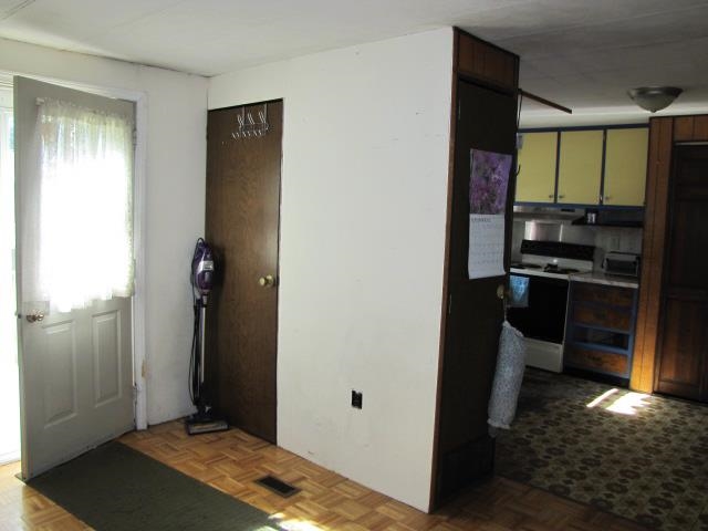 14 Cedar Street Exeter, NH 03833 - Photo 4 of 27 Gallery Image 4