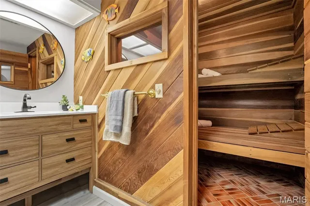 $700,000 | 1925 Wild Horse Creek Road, Wildwood, MO 63038