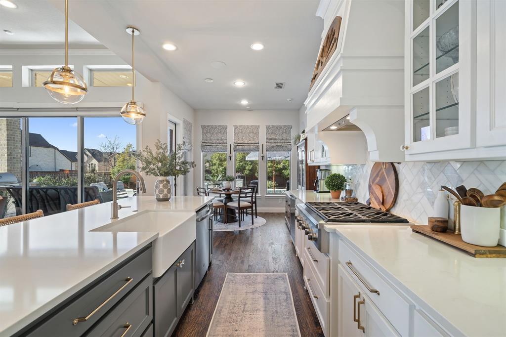 16509 Prairie Oak Road Frisco, TX 75033 - Photo 14 of 39 a kitchen with lots of counter top space