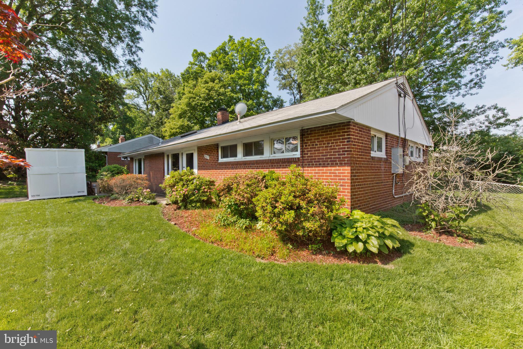5902 Hanover Avenue Springfield, VA 22150 - Photo 2 of 28 Front
