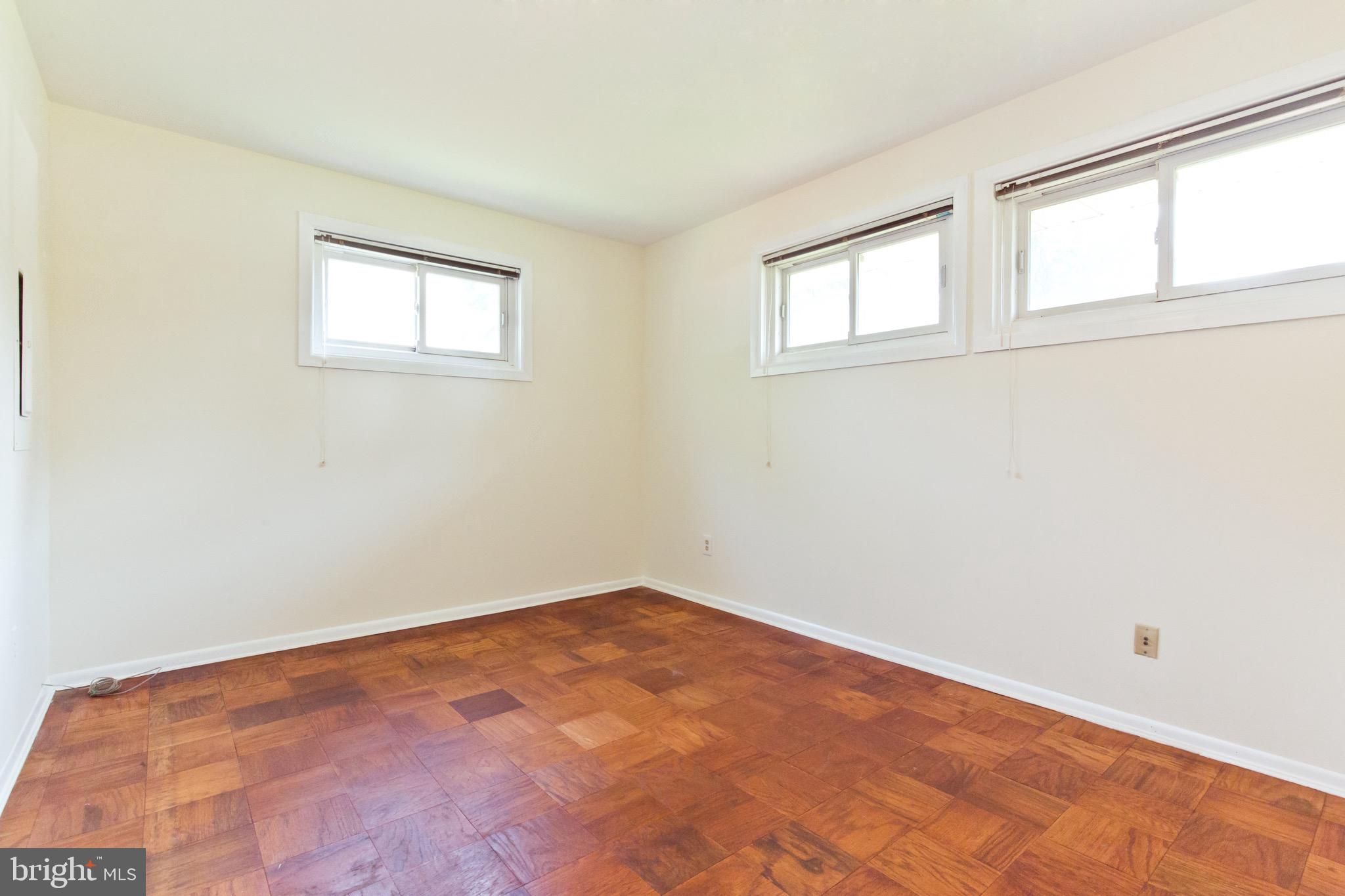 5902 Hanover Avenue Springfield, VA 22150 - Photo 12 of 28 Bedroom