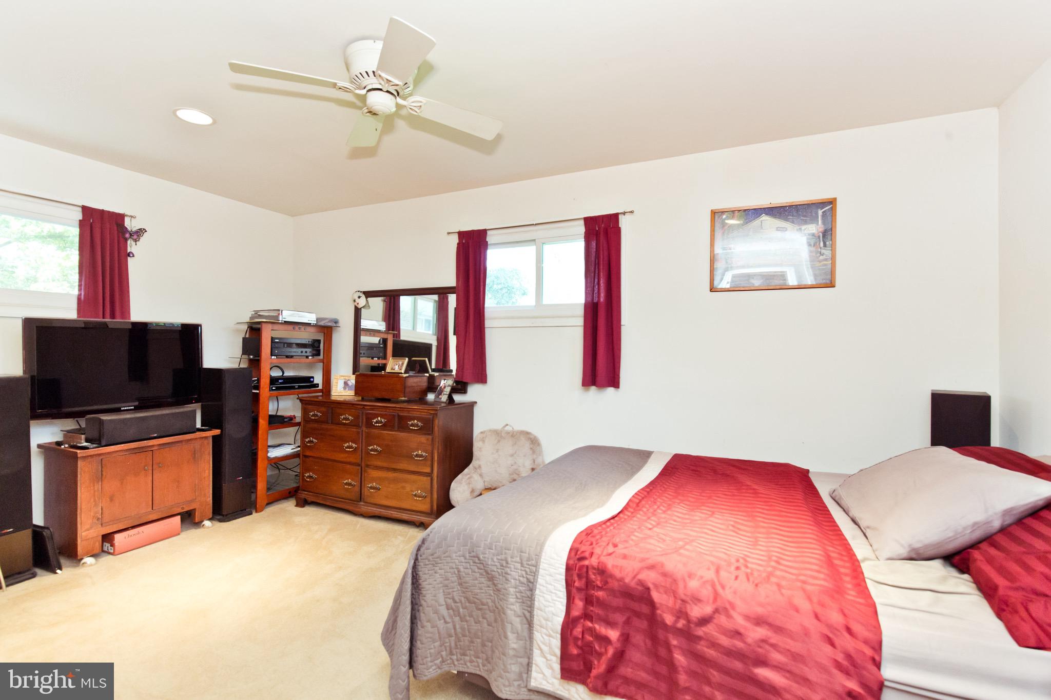 5902 Hanover Avenue Springfield, VA 22150 - Photo 19 of 28 Master Bedroom