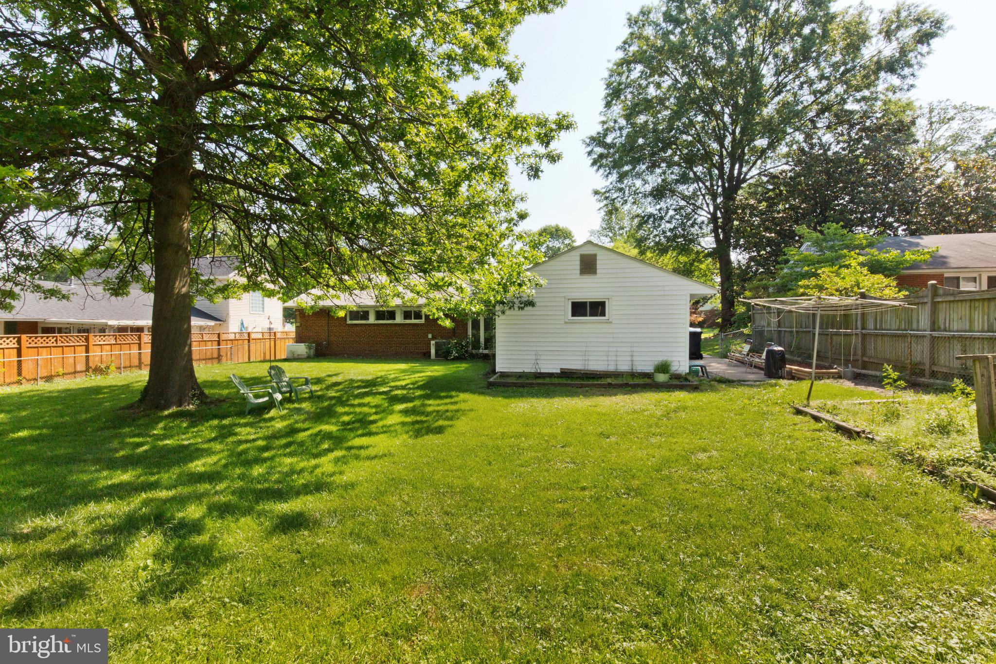 5902 Hanover Avenue Springfield, VA 22150 - Photo 24 of 28 Back yard