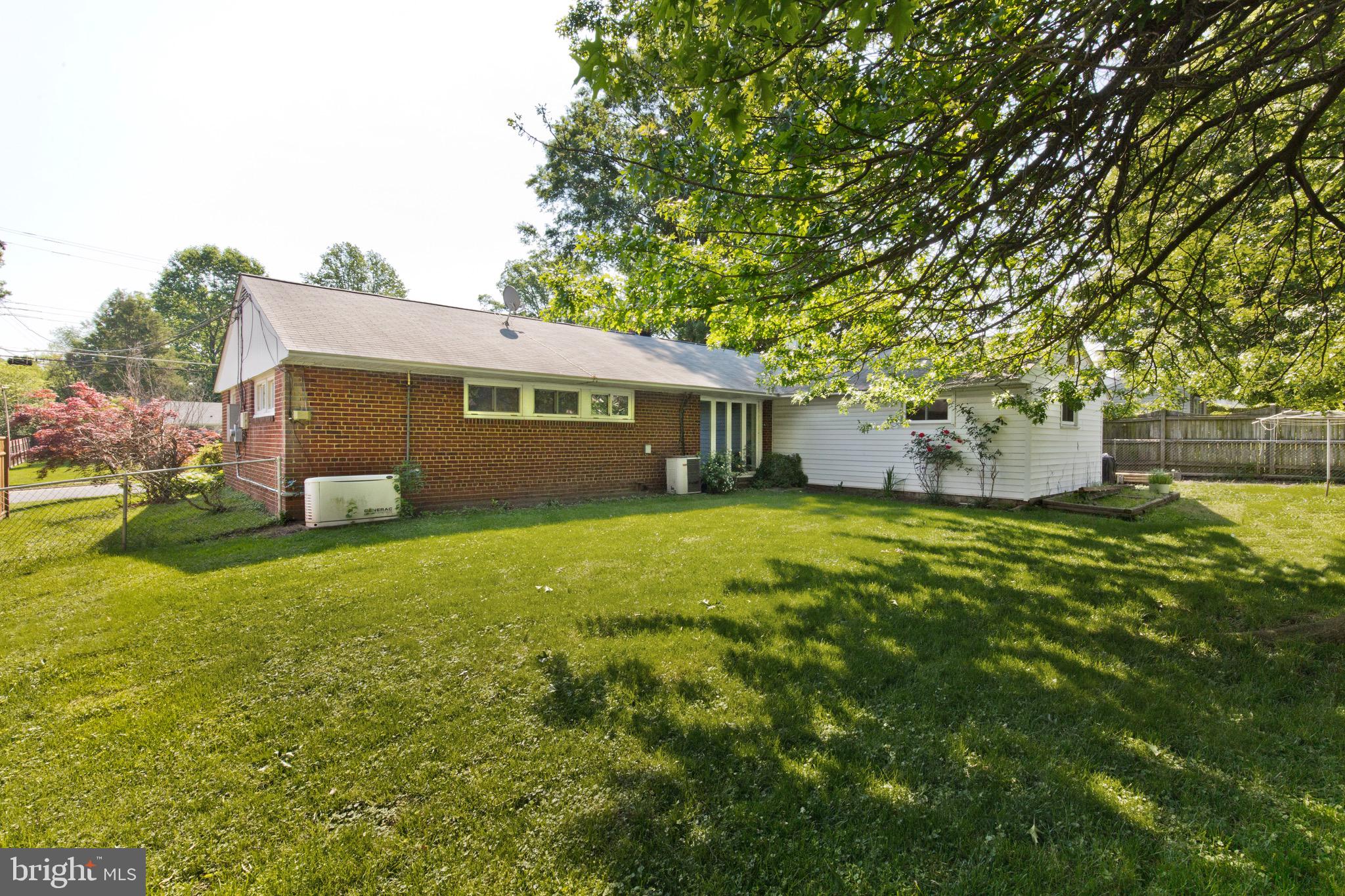 5902 Hanover Avenue Springfield, VA 22150 - Photo 26 of 28 Back yard