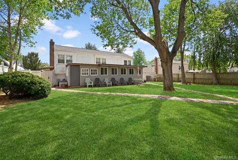 $649,000 | 23 Glenwood Lane, Huntington, NY 11743