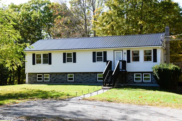 $389,900 | 423 East River Road, Skowhegan, ME 04976