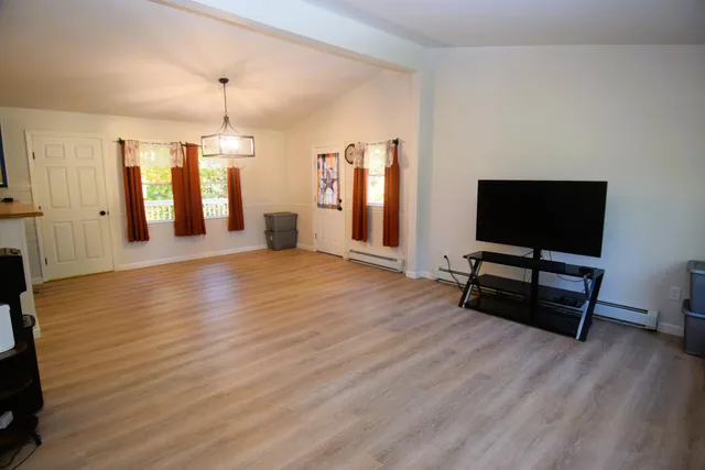 $389,900 | 423 East River Road, Skowhegan, ME 04976