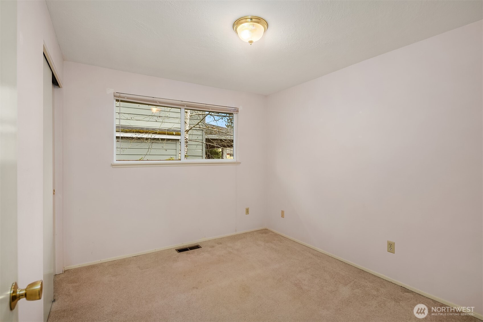 4908 Northeast 24th Street Renton, WA 98059 - Photo 20 of 25 Gallery Image 20