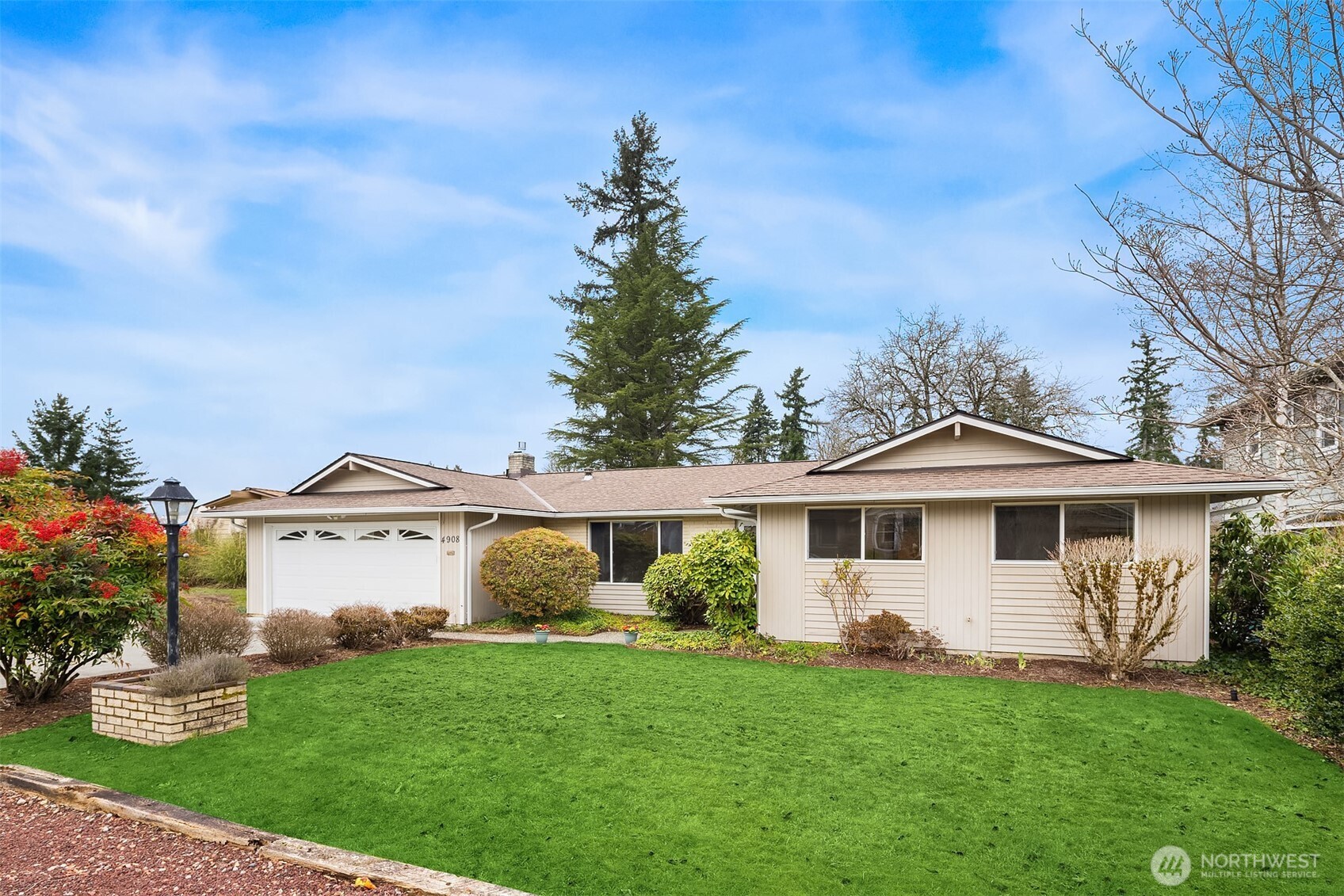 4908 Northeast 24th Street Renton, WA 98059 - Photo 2 of 25 Gallery Image 2