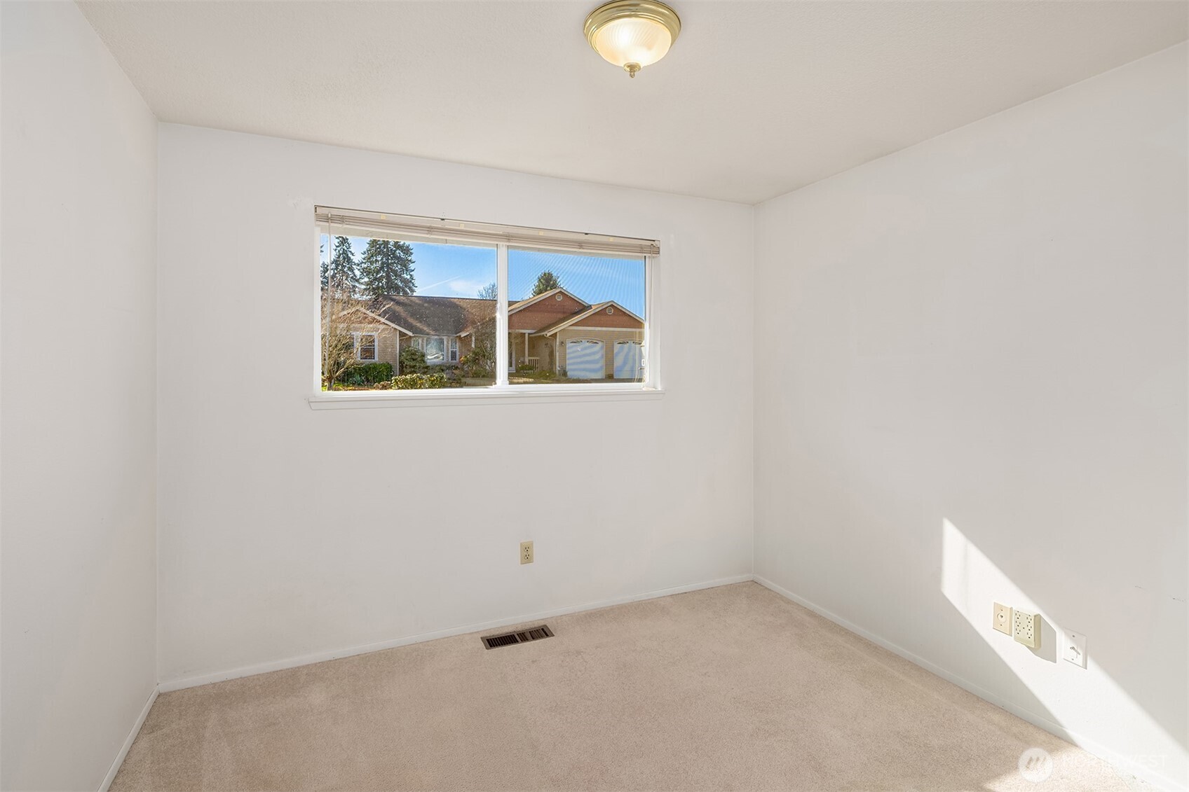 4908 Northeast 24th Street Renton, WA 98059 - Photo 21 of 25 Gallery Image 21