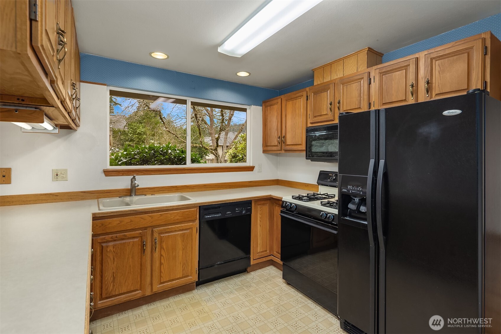 4908 Northeast 24th Street Renton, WA 98059 - Photo 6 of 25 Gallery Image 6