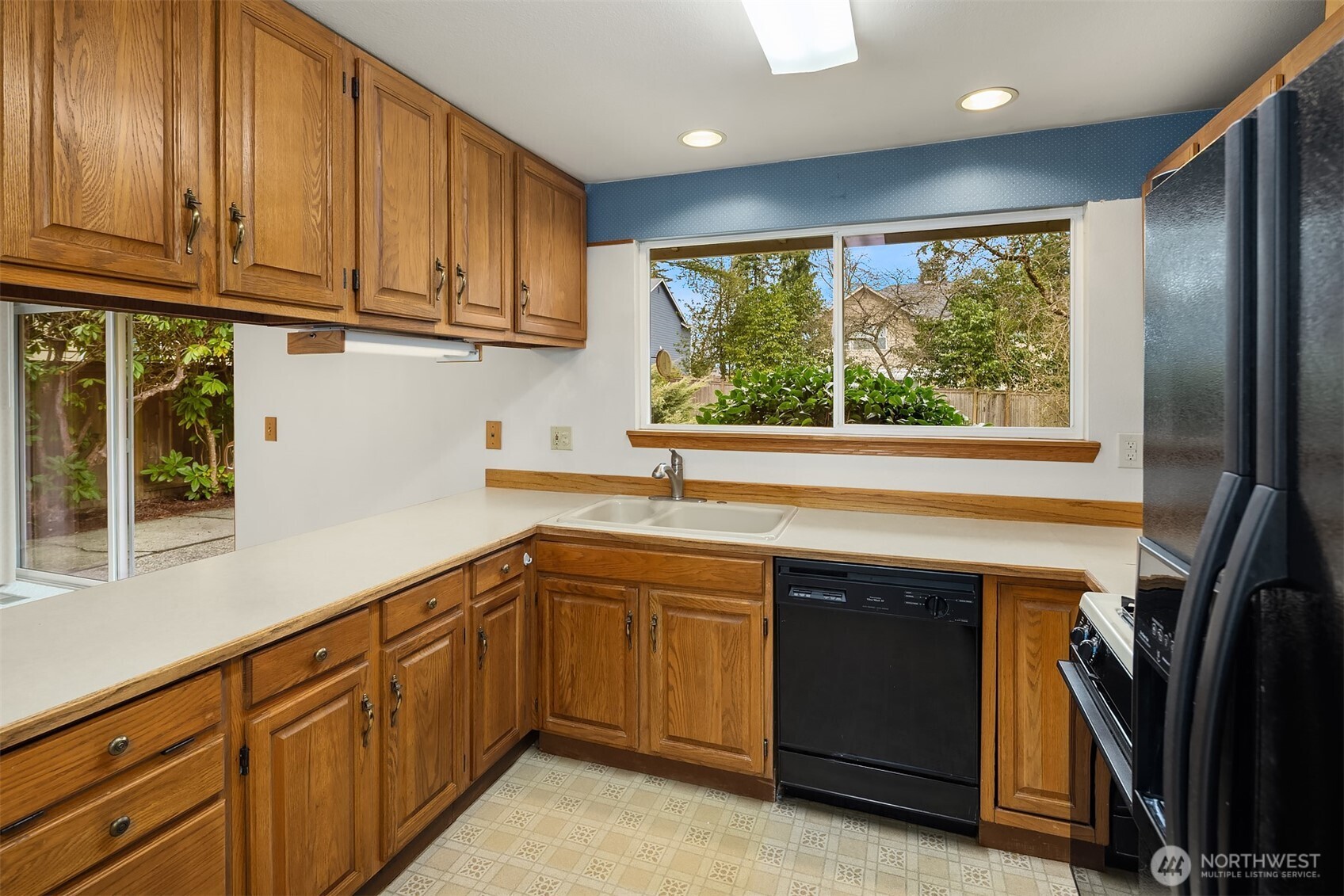 4908 Northeast 24th Street Renton, WA 98059 - Photo 7 of 25 Gallery Image 7