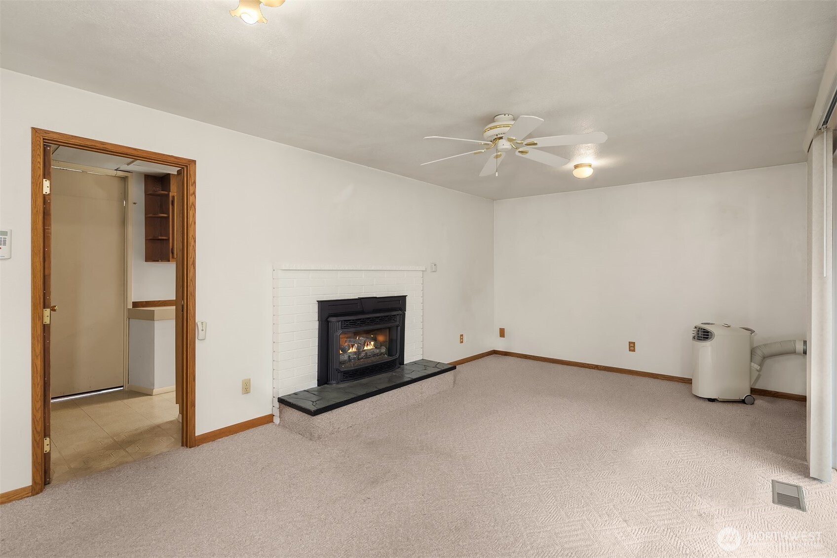 4908 Northeast 24th Street Renton, WA 98059 - Photo 9 of 25 Gallery Image 9