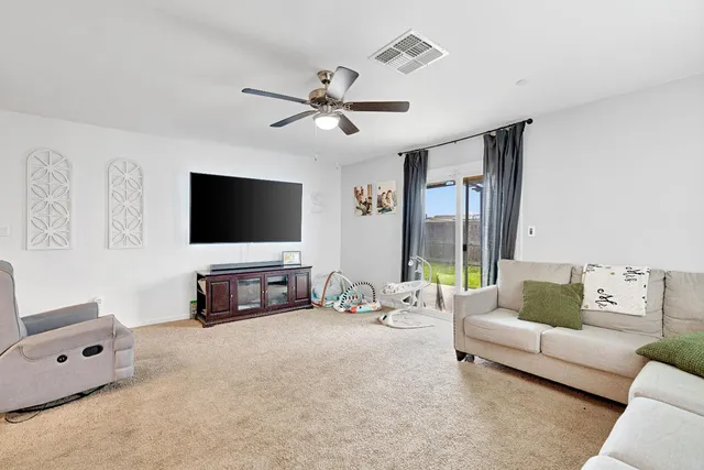 $378,000 | 913 Harriett Avenue, Sanger, CA 93657