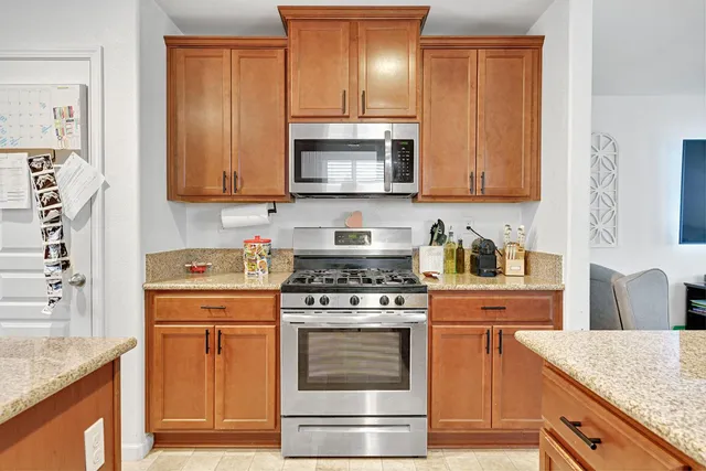 $378,000 | 913 Harriett Avenue, Sanger, CA 93657