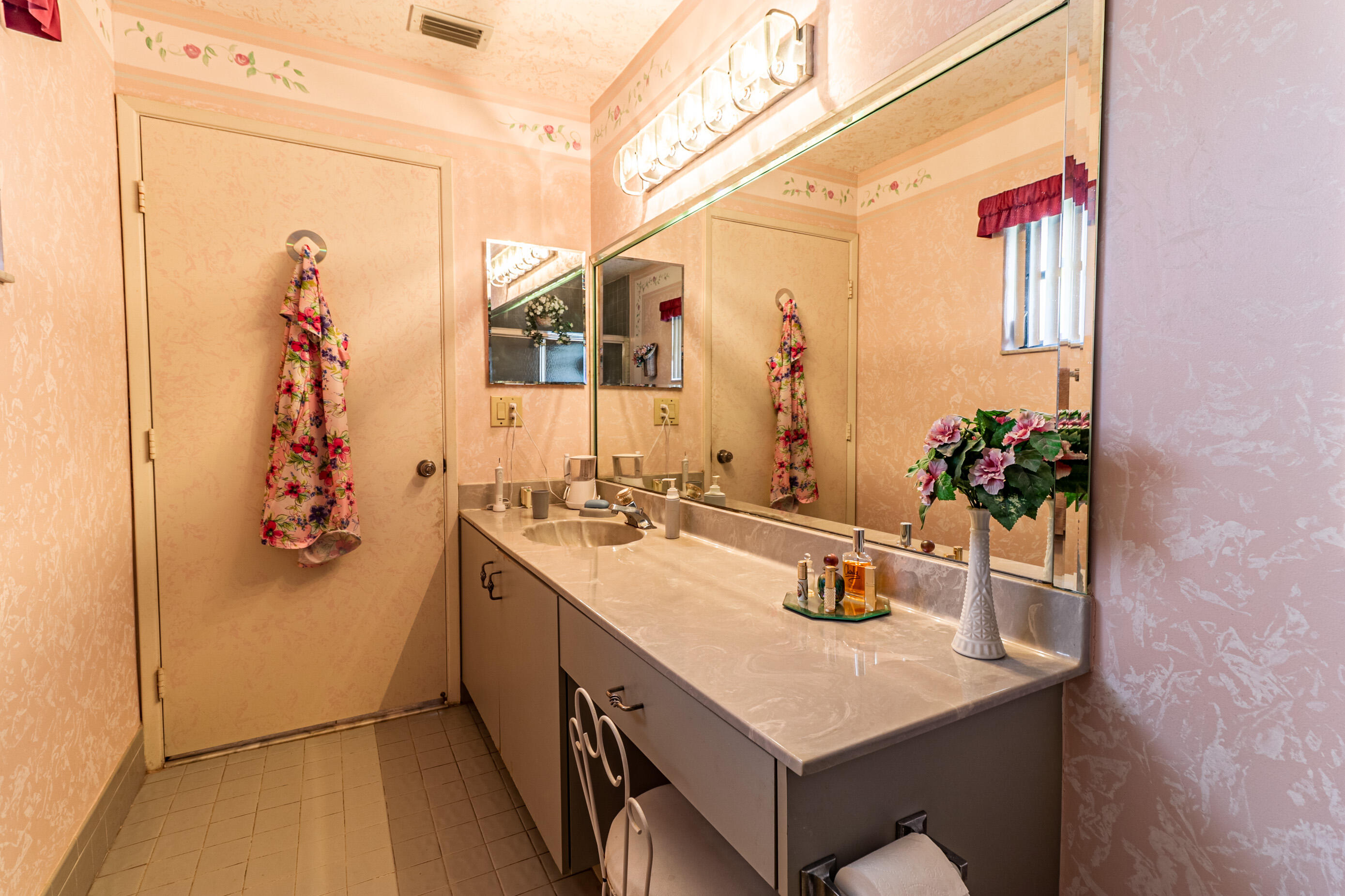 6220 Kings Gate Circle Delray Beach, FL 33484 - Photo 15 of 27 IMG_3704-HDR