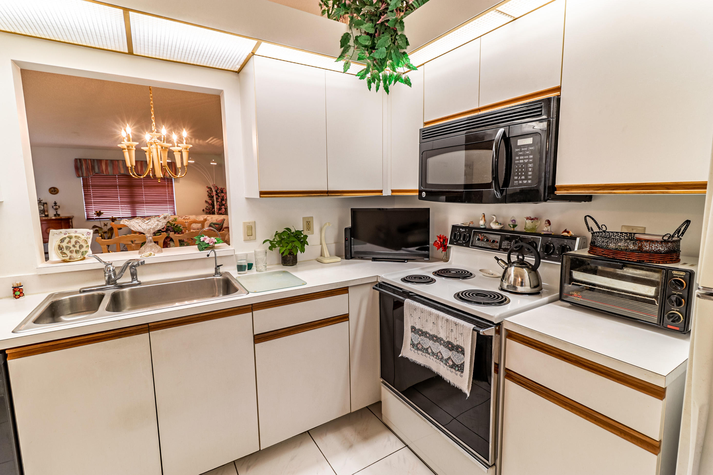 6220 Kings Gate Circle Delray Beach, FL 33484 - Photo 4 of 27 2IMG_3759-HDR