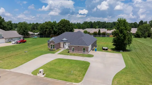 $595,000 | 201 Silver Spur Drive, Lufkin, TX 75904