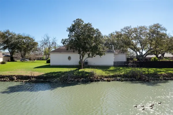 $525,000 | 315 Bolling Green Drive, Wharton, TX 77488