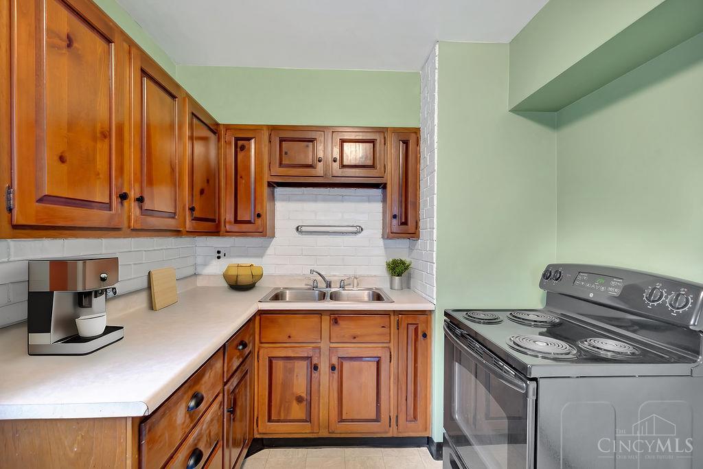 806 Springvale Drive Hamilton, OH 45013 - Photo 3 of 21 Gallery Image 3