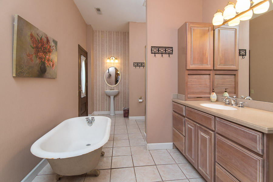 1617 Snapp Road Sevierville, TN 37862 - Photo 12 of 40 Master Bath on Main