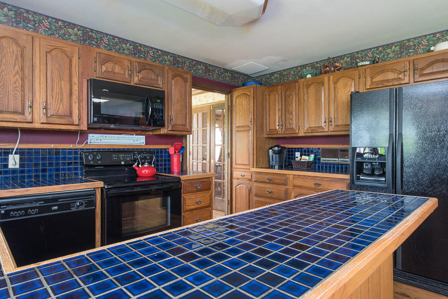 1617 Snapp Road Sevierville, TN 37862 - Photo 10 of 40 Plenty of Counter Space