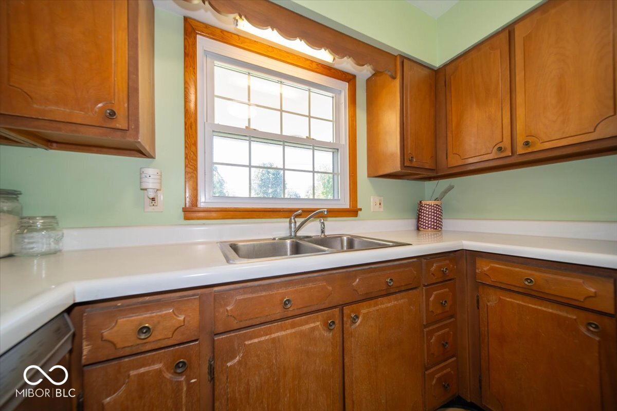 5130 Olive Branch Road Greenwood, IN 46143 - Photo 10 of 29