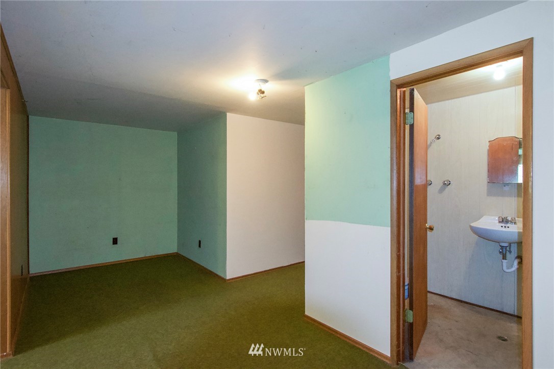 523 Pearce Road Port Angeles, WA 98362 - Photo 29 of 40 Gallery Image 29