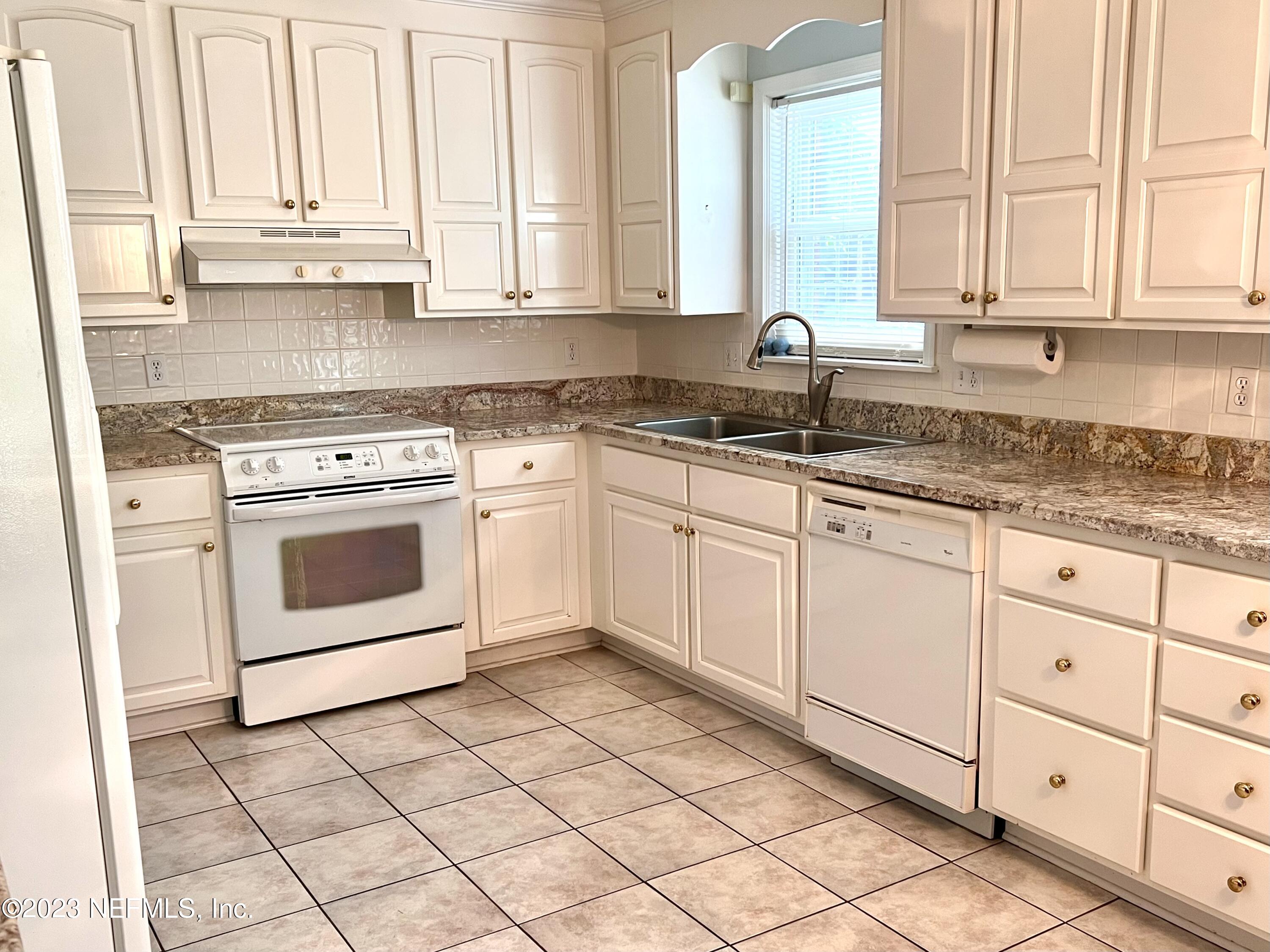 4178 Churchwell Road Jacksonville, FL 32210 - Photo 3 of 10 Bright and Sunny Kitchen..