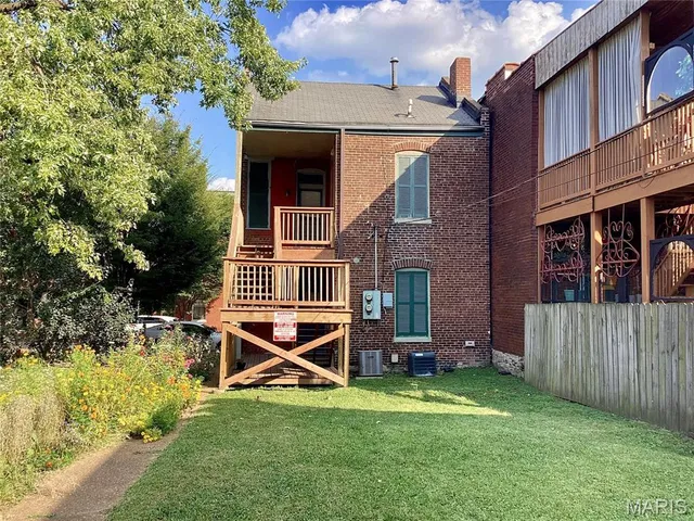 $1,000 | 2025 South 11th Street, Unit B, St. Louis, MO 63104