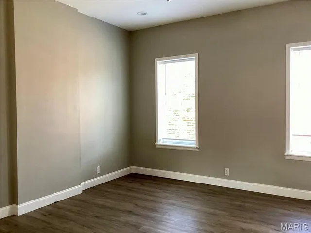 $1,000 | 2025 South 11th Street, Unit B, St. Louis, MO 63104