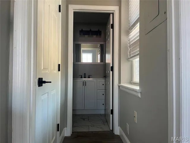 $1,000 | 2025 South 11th Street, Unit B, St. Louis, MO 63104