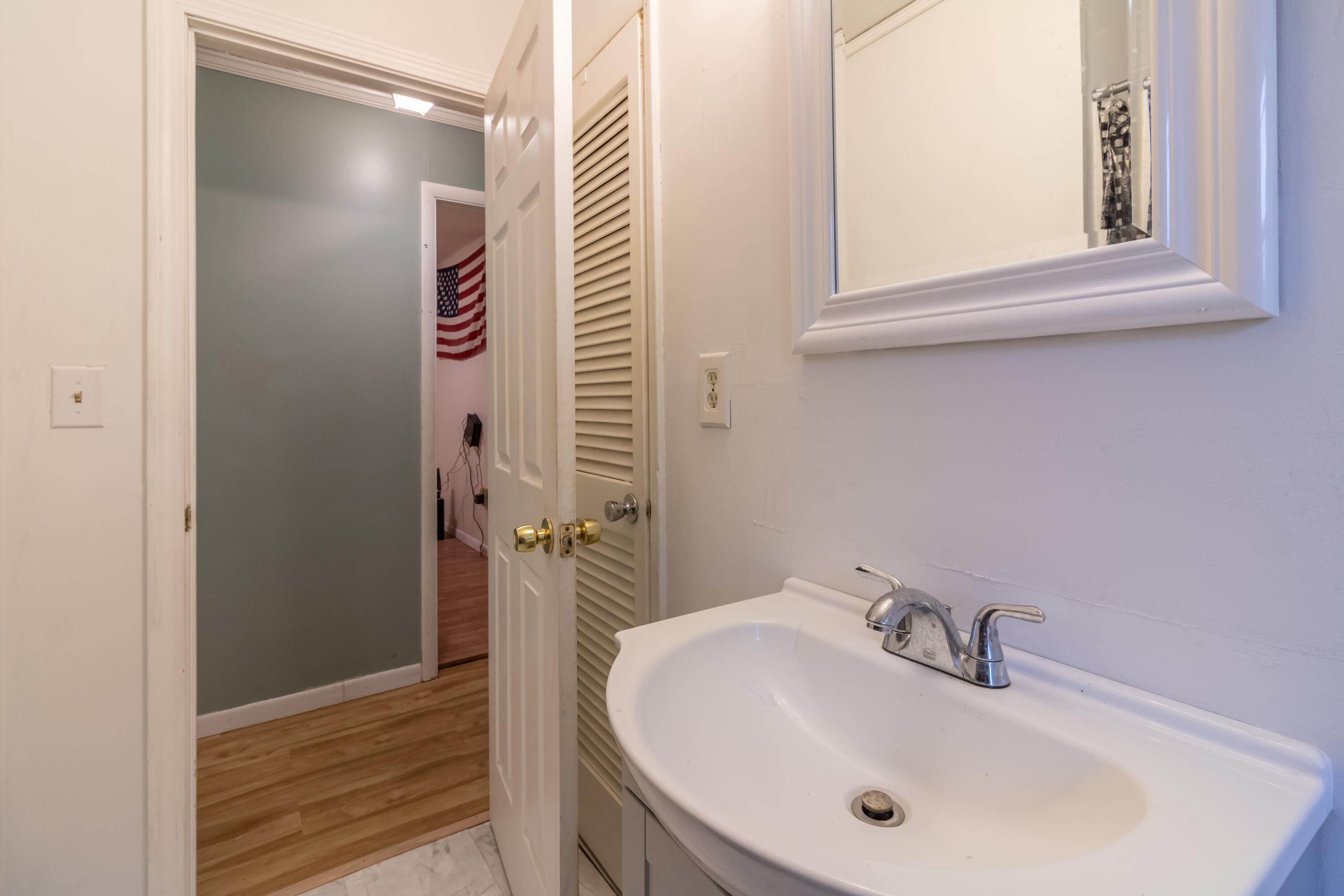 114 Harris Road Stockton Springs, ME 04981 - Photo 16 of 38 114 Harris Road Interiors-16