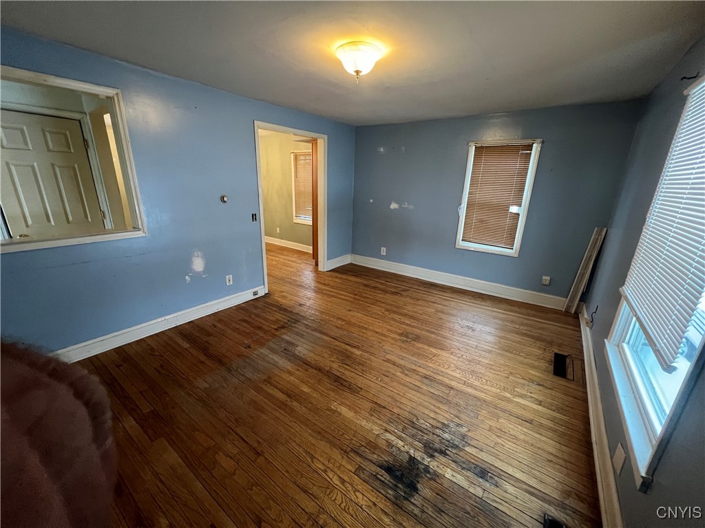 19 Silver Avenue Auburn, NY 13021 - Photo 8 of 20 Living Room