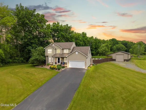 $689,000 | 7 Oneida View Drive, Schroeppel, NY 13132